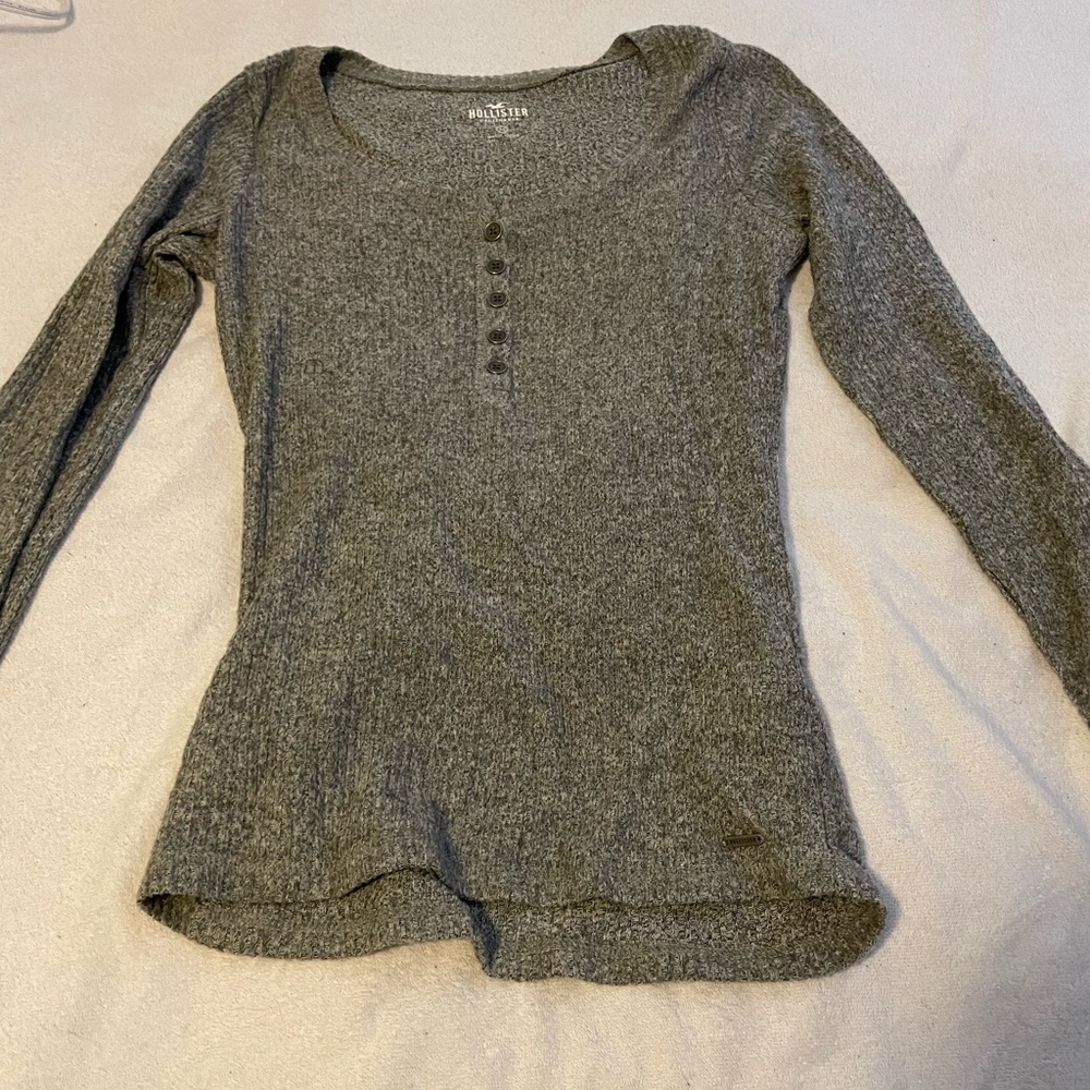 Hollister long sleeve size medium